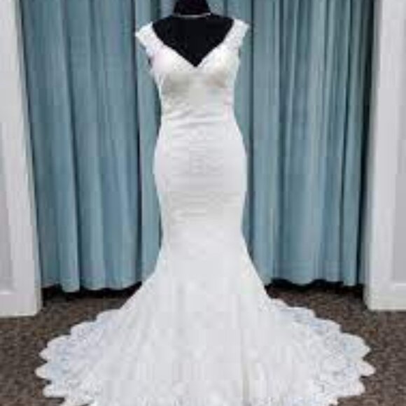 Mermaid Backless Ivory Wedding Dress, Romantic Boho Fitted Sexy Fit & Flare - Picture 4 of 10